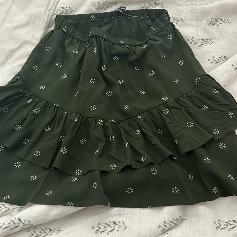 Madewell green ruffle skirt